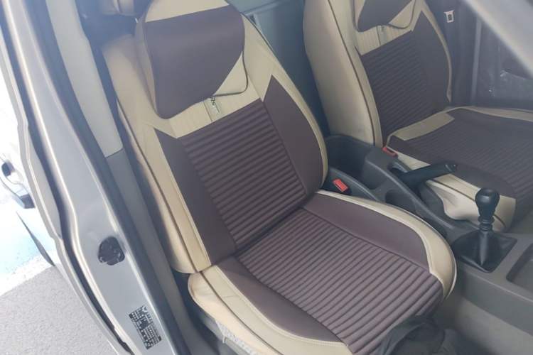 Used Wuling Rongguang V 2019 1.5L Window-Sealed Utility Model China VI LAR Right Front Seat
