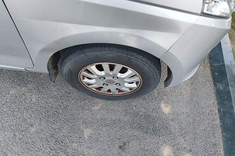Used Wuling Rongguang V 2019 1.5L Standard Version China VI LAR Right Front Wheel Hub
