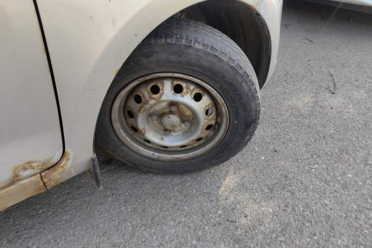 Used Wuling Rongguang V 2019 1.5L Window-Sealed Utility Model China VI LAR Right Front Wheel Hub