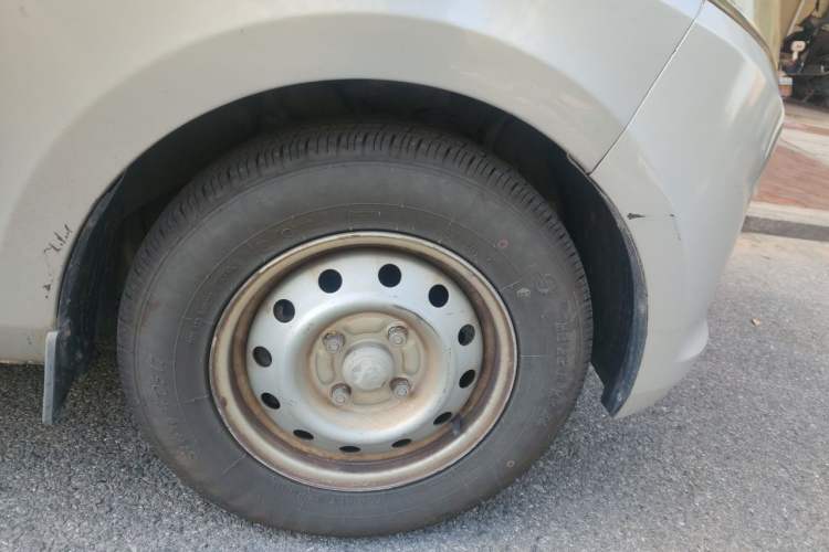 Used Wuling Rongguang V 2019 1.5L Window-Sealed Utility Model China VI LAR Right Front Wheel Hub