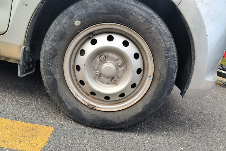 Used Wuling Rongguang V 2019 1.5L Van - Utility Model Right Front Wheel Hub