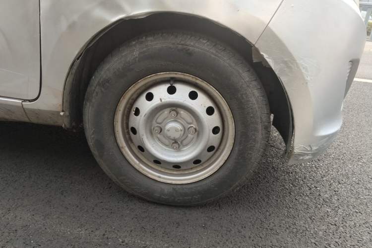 Used Wuling Rongguang V 2019 1.5L Van - Utility Model Right Front Wheel Hub