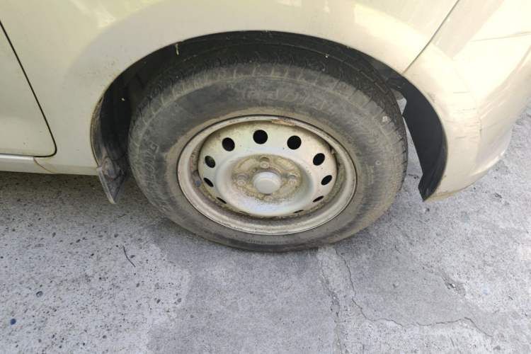 Used Wuling Rongguang V 2019 1.5L Window-Sealed Utility Model China VI LAR Right Front Wheel Hub