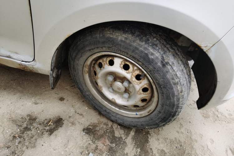 Used Wuling Rongguang V 2019 1.5L Window-Sealed Utility Model China VI LAR Right Front Wheel Hub