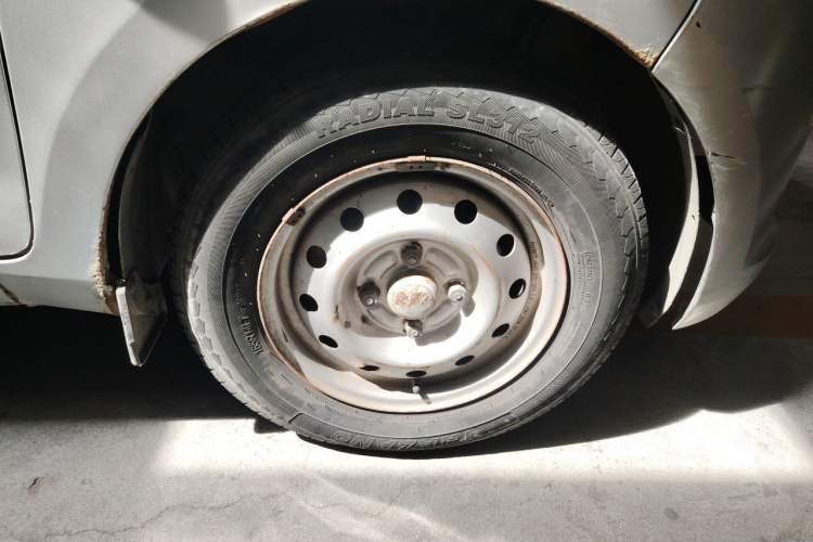 Used Wuling Rongguang V 2019 1.5L Van - Utility Model Right Front Wheel Hub