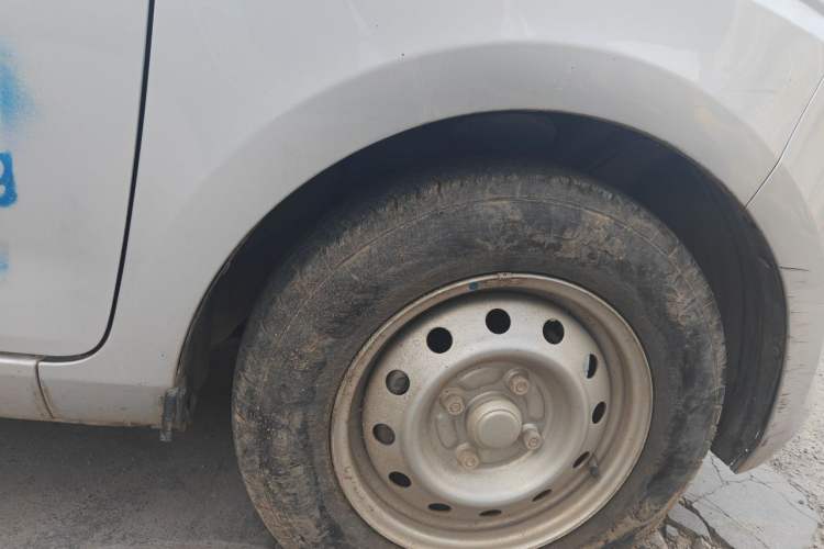 Used Wuling Rongguang V 2019 1.5L Window-Sealed Utility Model China VI LAR Right Front Wheel Hub