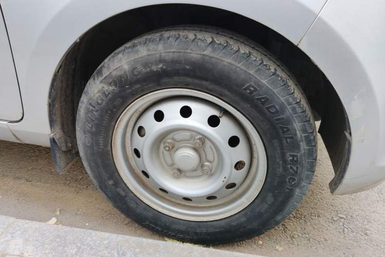 Used Wuling Rongguang V 2019 1.5L Van - Utility Model Right Front Wheel Hub