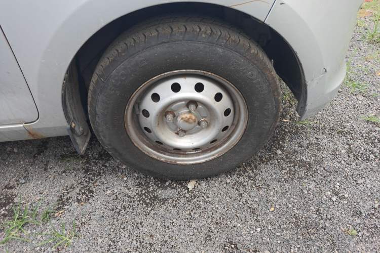 Used Wuling Rongguang V 2019 1.5L Window-Sealed Utility Model China VI LAR Right Front Wheel Hub