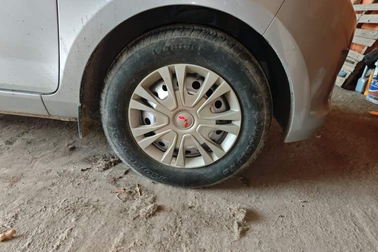 Used Wuling Rongguang V 2019 1.5L Practical Model China VI LAR Right Front Wheel Hub