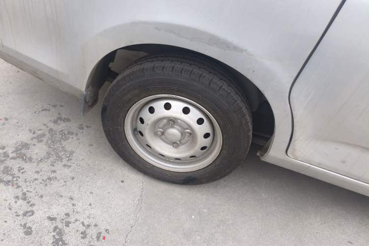 Used Wuling Rongguang V 2019 1.5L Practical Model China VI LAR Right Rear Wheel Hub