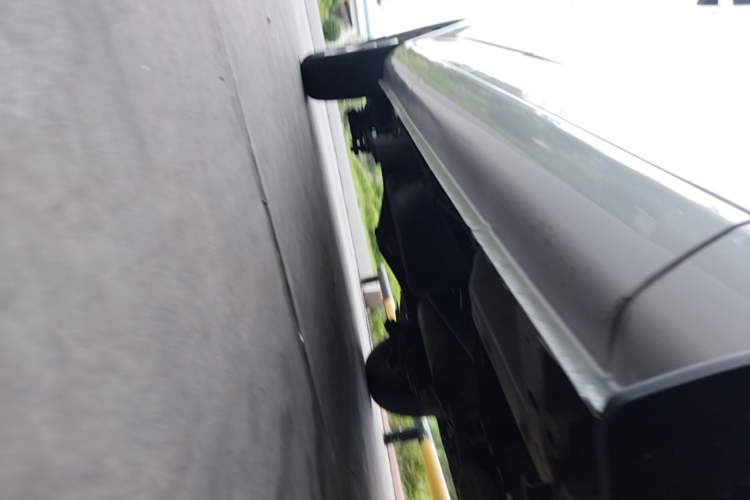 Used Wuling Rongguang V 2019 1.5L Window-Sealed Utility Model China VI LAR Right Side Sill
