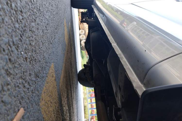 Used Wuling Rongguang V 2019 1.5L Window-Sealed Utility Model China VI LAR Right Side Sill