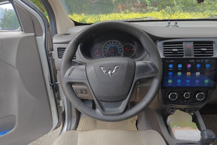 Used Wuling Rongguang V 2019 1.5L Standard Version China VI LAR Steering Wheel