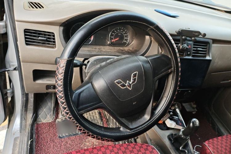 Used Wuling Rongguang V 2019 1.2L Van Utility Model Steering Wheel