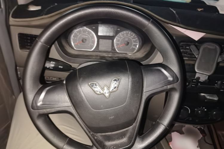 Used Wuling Rongguang V 2019 1.5L Window-Sealed Utility Model China VI LAR Steering Wheel