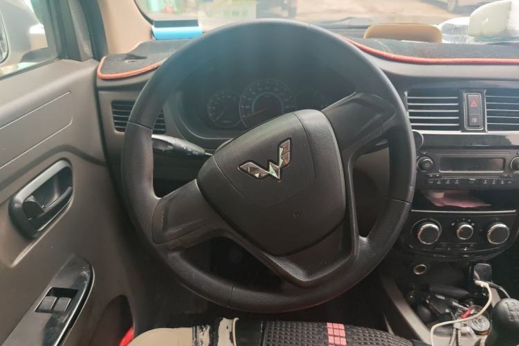 Used Wuling Rongguang V 2019 1.5L Standard Version China VI LAR Steering Wheel