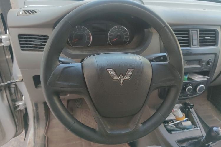Used Wuling Rongguang V 2019 1.5L Window-Sealed Utility Model China VI LAR Steering Wheel