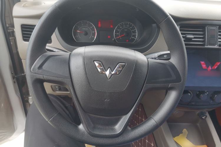 Used Wuling Rongguang V 2019 1.5L Window-Sealed Utility Model China VI LAR Steering Wheel