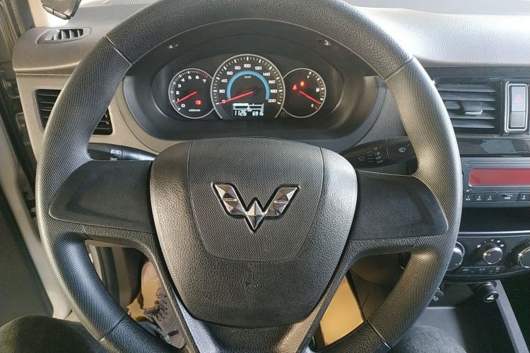 Used Wuling Rongguang V 2019 1.5L Standard Version China VI LAR Steering Wheel