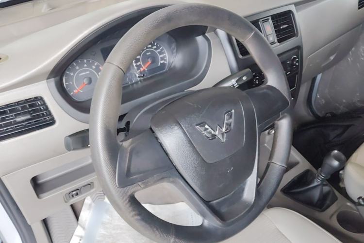 Used Wuling Rongguang V 2019 1.5L Window-Sealed Utility Model China VI LAR Steering Wheel