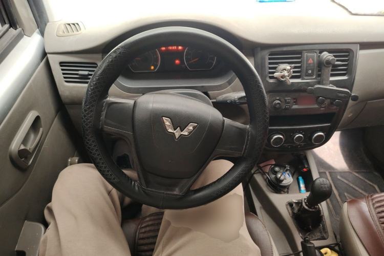 Used Wuling Rongguang V 2019 1.5L Van - Utility Model Steering Wheel