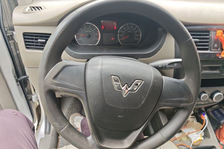 Used Wuling Rongguang V 2019 1.5L Window-Sealed Utility Model China VI LAR Steering Wheel