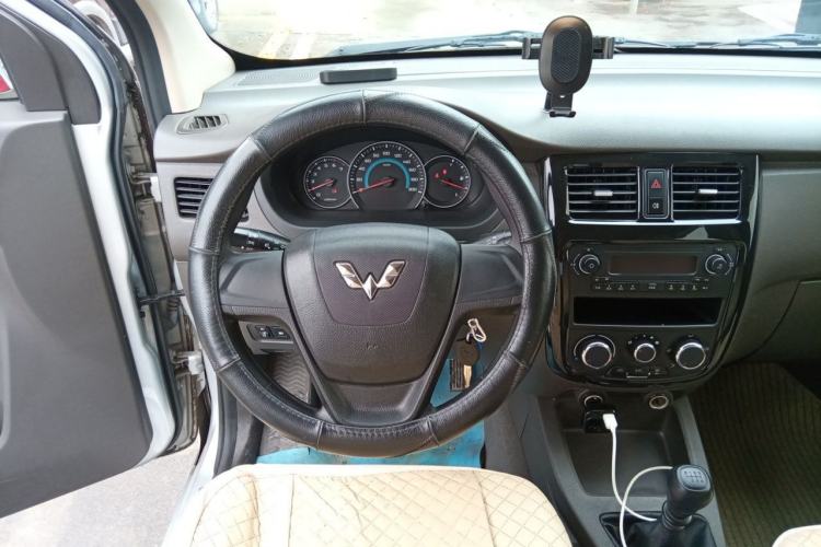 Used Wuling Rongguang V 2019 1.5L Standard Version China VI LAR Steering Wheel