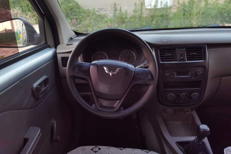 Used Wuling Rongguang V 2019 1.5L Practical Model China VI LAR Steering Wheel