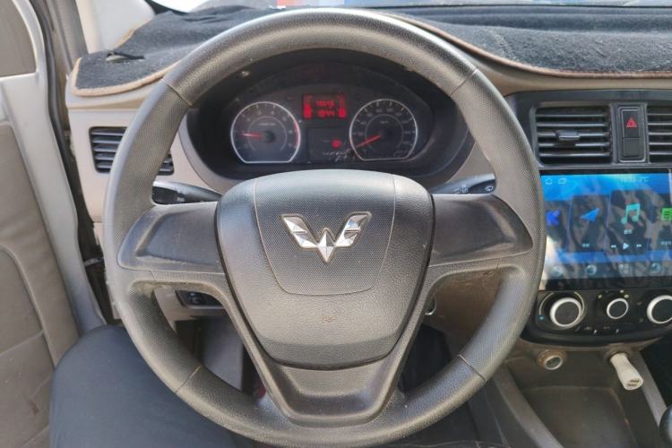 Used Wuling Rongguang V 2019 1.5L Van - Utility Model Steering Wheel