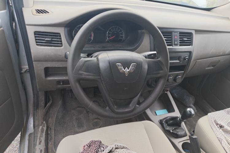 Used Wuling Rongguang V 2019 1.5L Window-Sealed Utility Model China VI LAR Steering Wheel