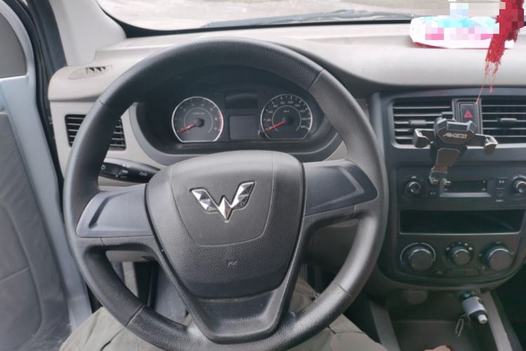 Used Wuling Rongguang V 2019 1.5L Window-Sealed Utility Model China VI LAR Steering Wheel