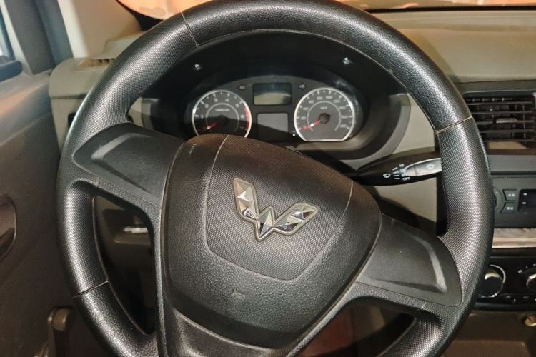 Used Wuling Rongguang V 2019 1.5L Practical Model China VI LAR Steering Wheel