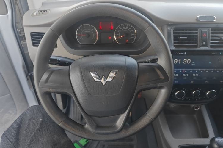 Used Wuling Rongguang V 2019 1.5L Window-Sealed Utility Model China VI LAR Steering Wheel