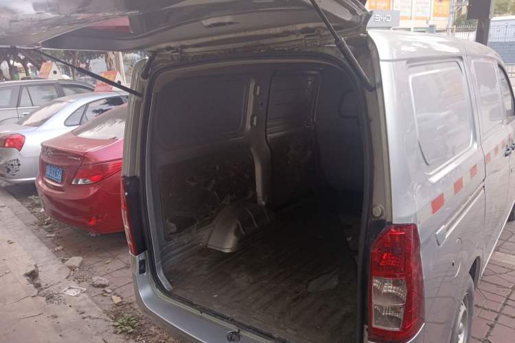 Used Wuling Rongguang V 2019 1.5L Window-Sealed Utility Model China VI LAR Trunk