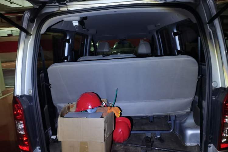 Used Wuling Rongguang V 2019 1.5L Practical Model China VI LAR Trunk
