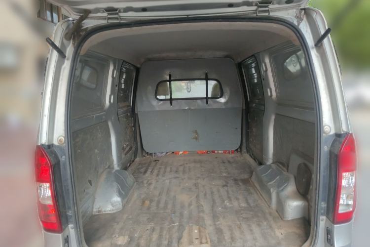 Used Wuling Rongguang V 2019 1.5L Window-Sealed Utility Model China VI LAR Trunk