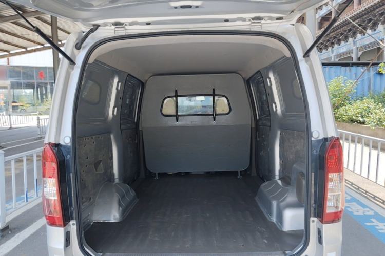 Used Wuling Rongguang V 2019 1.5L Window-Sealed Utility Model China VI LAR Trunk