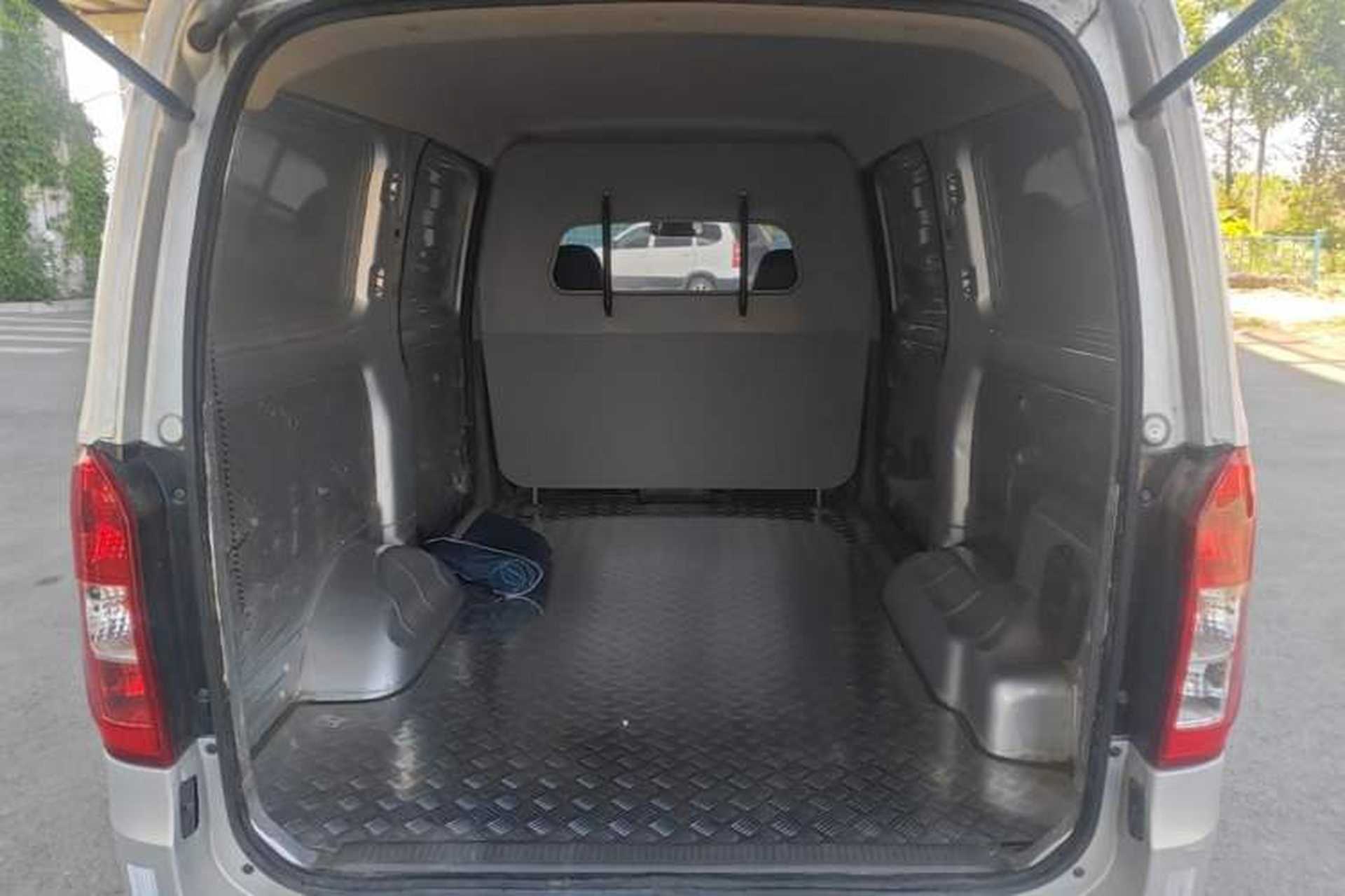 Used Wuling Rongguang V 2019 1.5L Window-Sealed Utility Model China VI LAR Trunk
