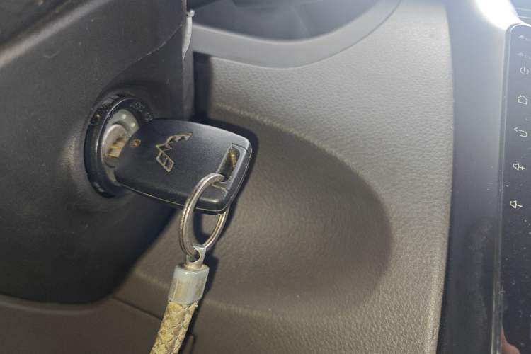 Used Wuling Rongguang V 2019 1.5L Standard Version China VI LAR Vehicle Key
