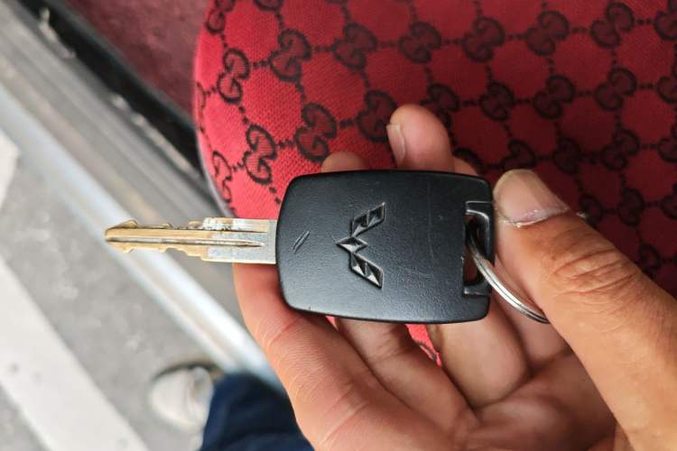 Used Wuling Rongguang V 2019 1.2L Van Utility Model Vehicle Key