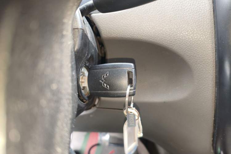 Used Wuling Rongguang V 2019 1.5L Practical Model China VI LAR Vehicle Key