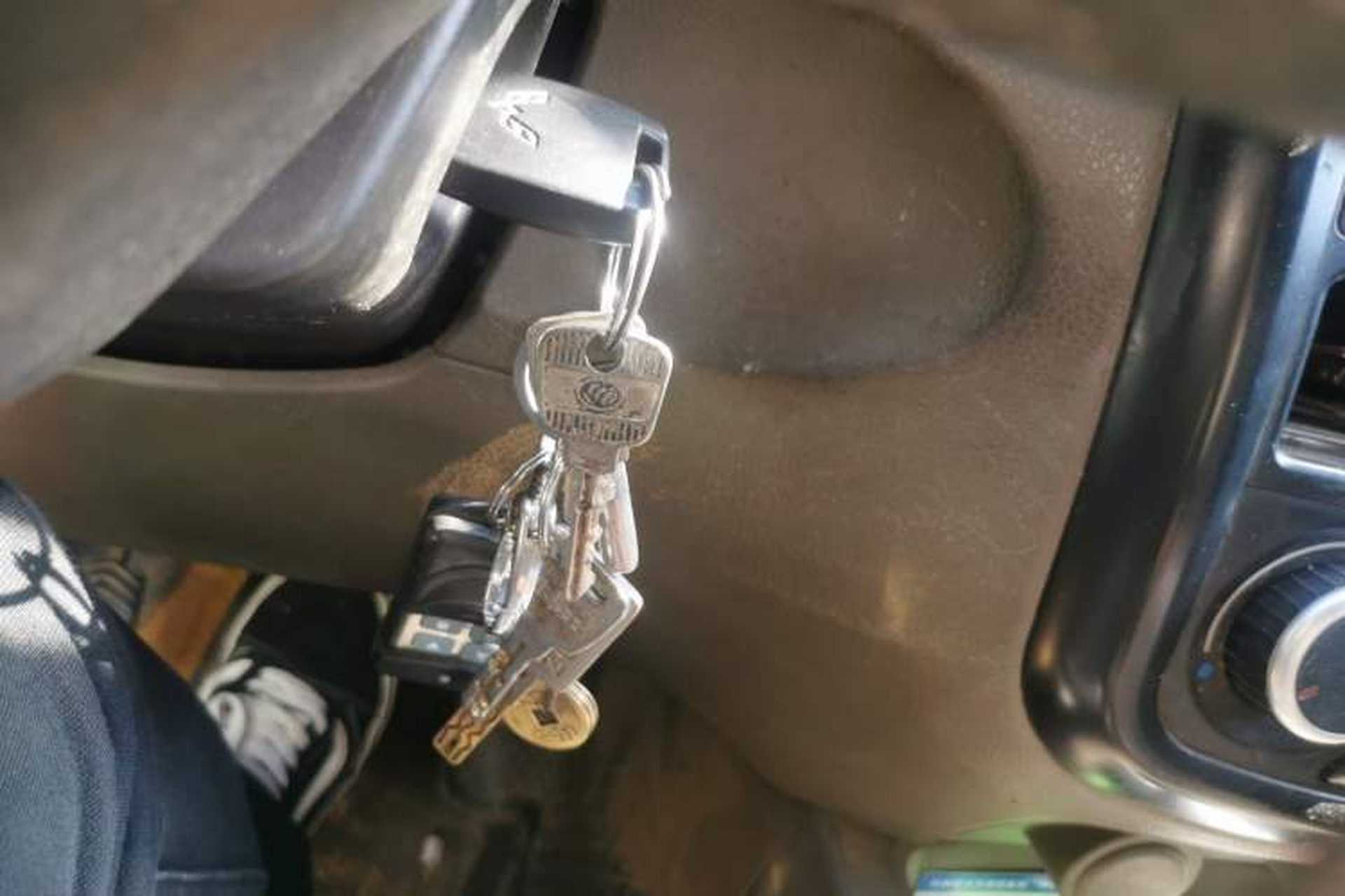 Used Wuling Rongguang V 2019 1.5L Van - Utility Model Vehicle Key