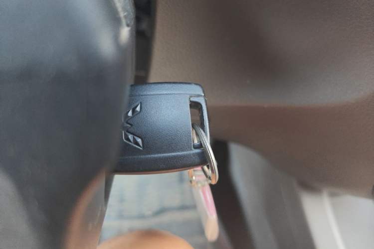 Used Wuling Rongguang V 2019 1.5L Window-Sealed Utility Model China VI LAR Vehicle Key