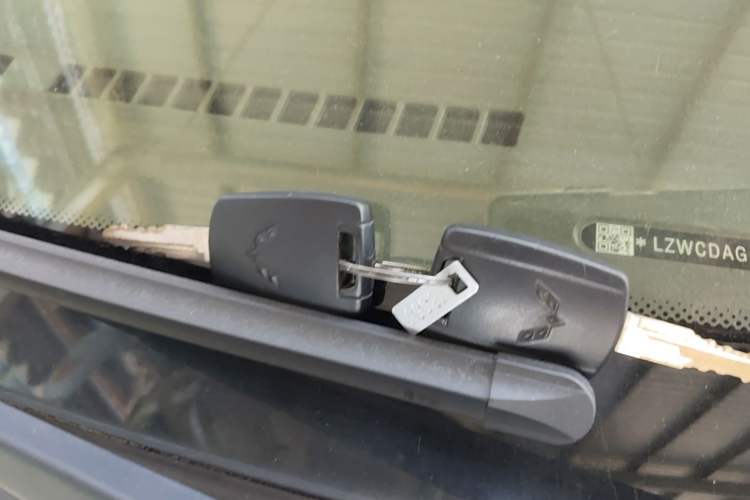 Used Wuling Rongguang V 2019 1.5L Window-Sealed Utility Model China VI LAR Vehicle Key