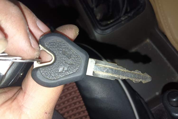 Used Wuling Rongguang V 2019 1.2L Van Utility Model Vehicle Key