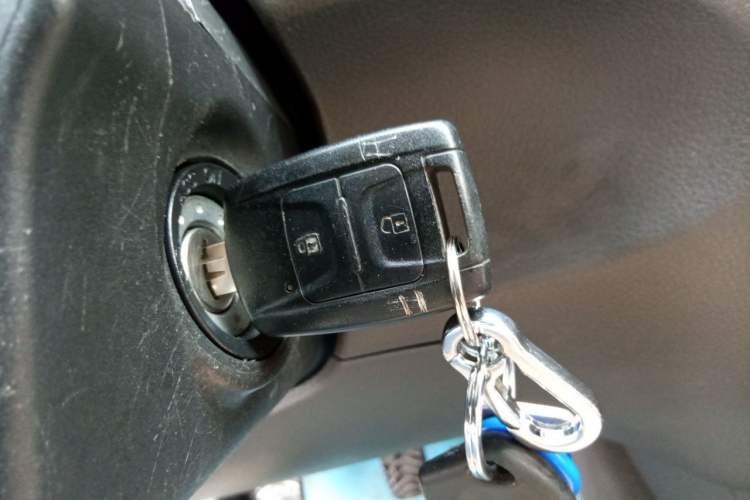 Used Wuling Rongguang V 2019 1.5L Standard Version China VI LAR Vehicle Key