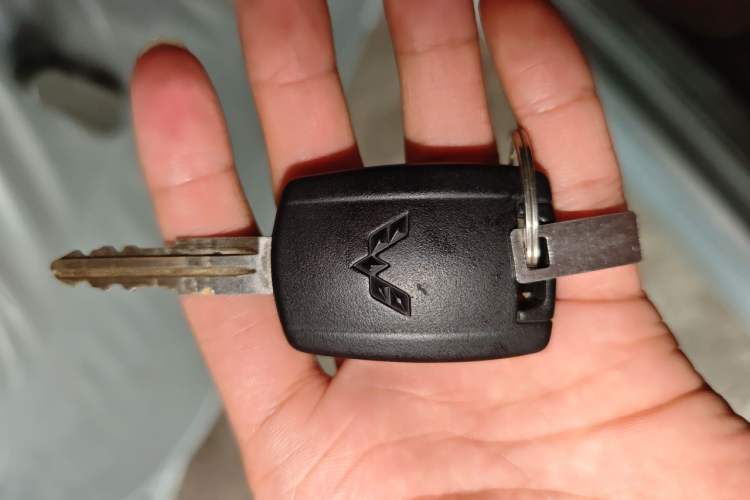 Used Wuling Rongguang V 2019 1.5L Practical Model China VI LAR Vehicle Key