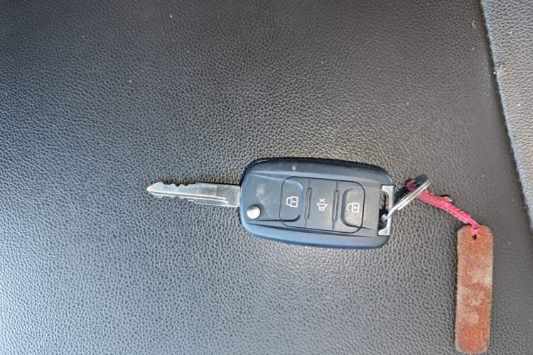 Used Wuling Rongguang V 2019 1.5L Window-Sealed Utility Model China VI LAR Vehicle Key
