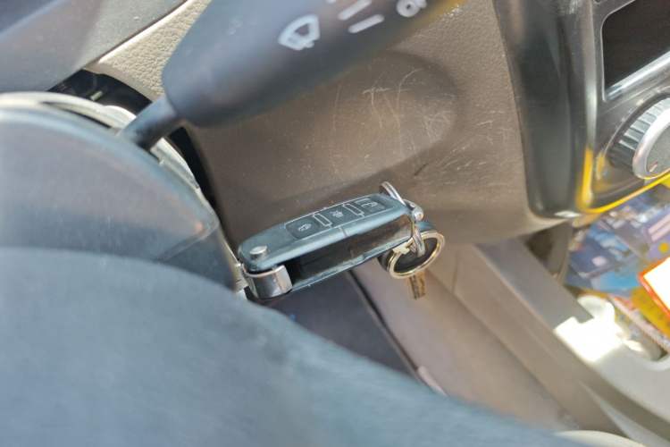 Used Wuling Rongguang V 2019 1.5L Practical Model China VI LAR Vehicle Key