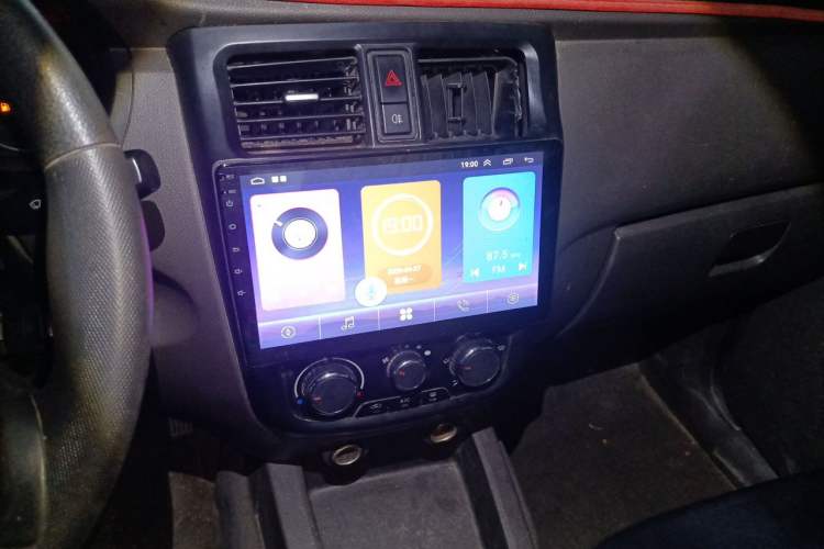 Used Wuling Rongguang V 2019 1.5L Standard Version China VI LAR Audio And AC Panel